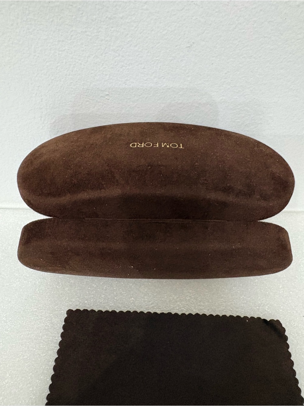 TOM FORD Dark Brown Velvet Sunglasses Eye Glasses Hard Case Clamshell. - Picture 4 of 7